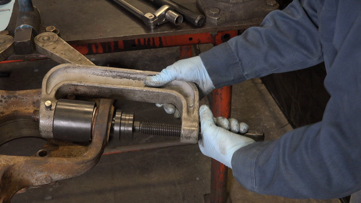 New Tools, FREE New Video, and FREE to Read New Instructions for FORD F450, F550 Super Duty Ball Joints!