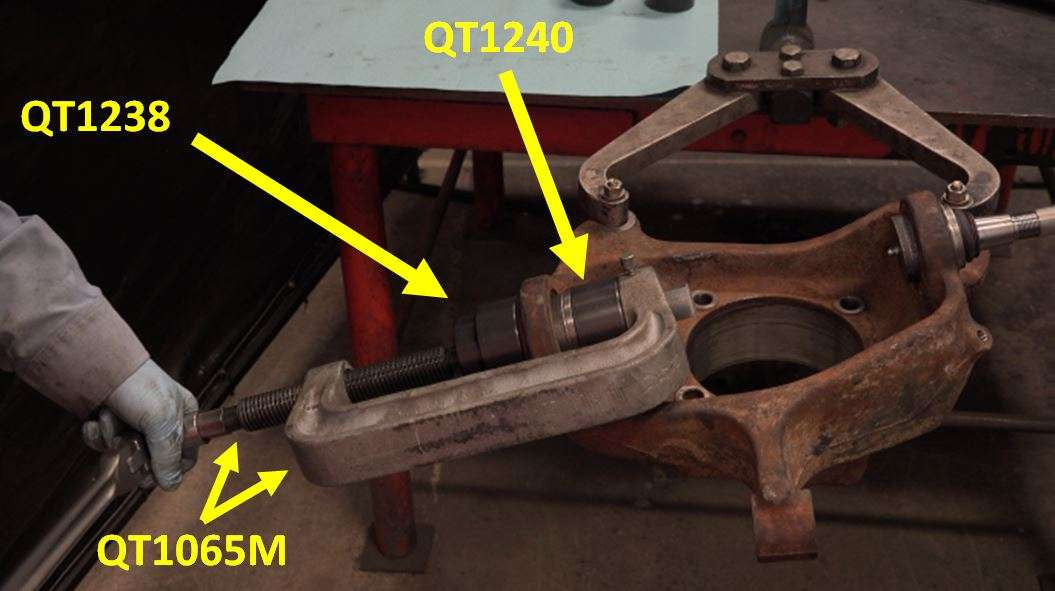 QT1238 Lower Ball Joint Installation Receiver F450, F550, C4500, C5500 Torque King 4x4