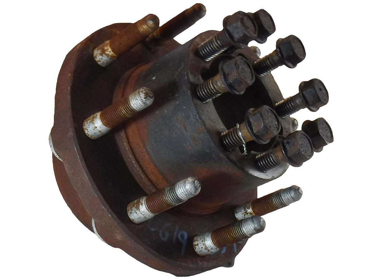 QU30235U USED SRW Rear Wheel Hub with Studs for 2001-2010 GM Torque King 4x4