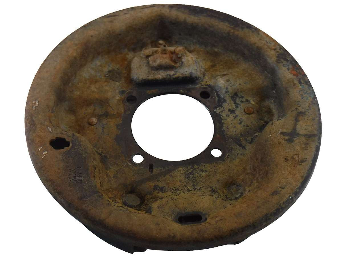 QU20712U Used Right Brake Plate for 1984-1997 Ford F250, F350 Torque King 4x4